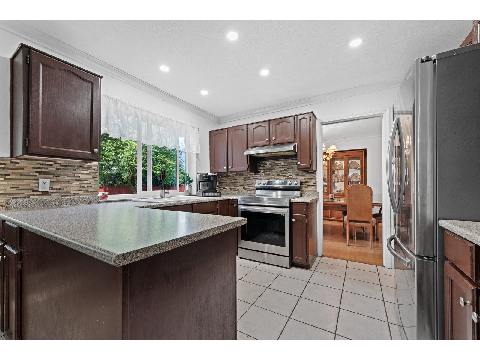 8719 142a St Street, Surrey, British Columbia  V3W 4G4 - Photo 15 - R3014066