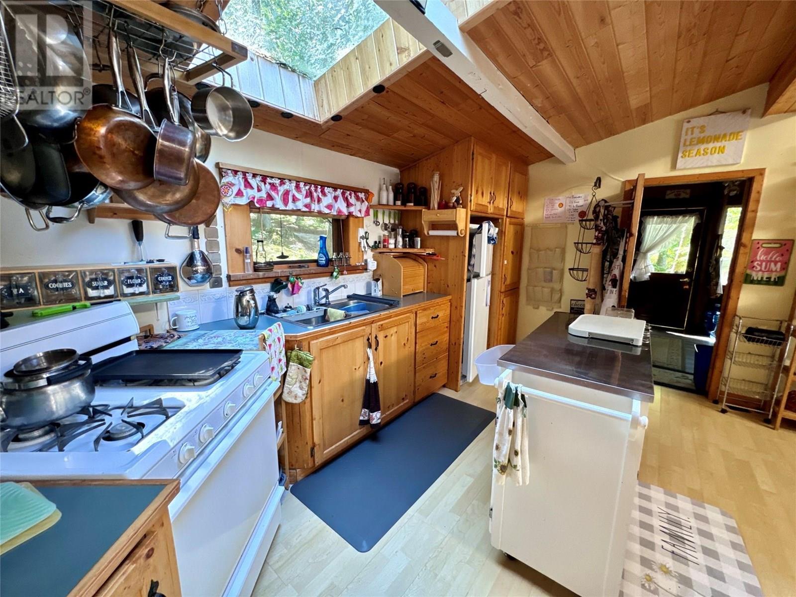 6 Wilson Creek Shuswap Lake, Sicamous, British Columbia  V0E 2V0 - Photo 14 - 10351757