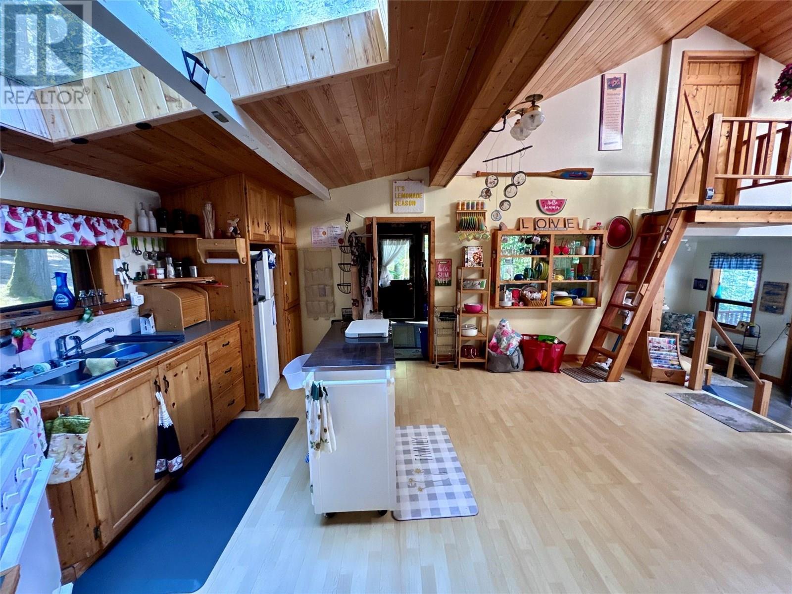 6 Wilson Creek Shuswap Lake, Sicamous, British Columbia  V0E 2V0 - Photo 15 - 10351757