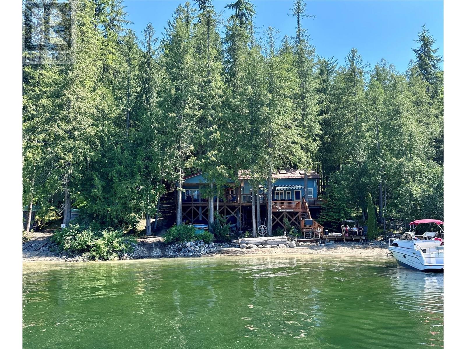 6 Wilson Creek Shuswap Lake, Sicamous, British Columbia  V0E 2V0 - Photo 2 - 10351757