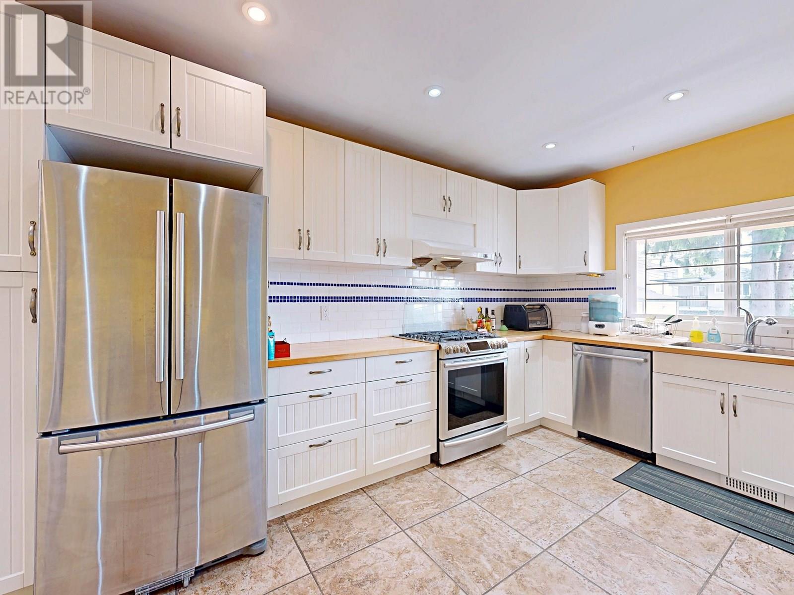 3232 E 43rd Avenue, Vancouver, British Columbia  V5R 2Z9 - Photo 5 - R3013676