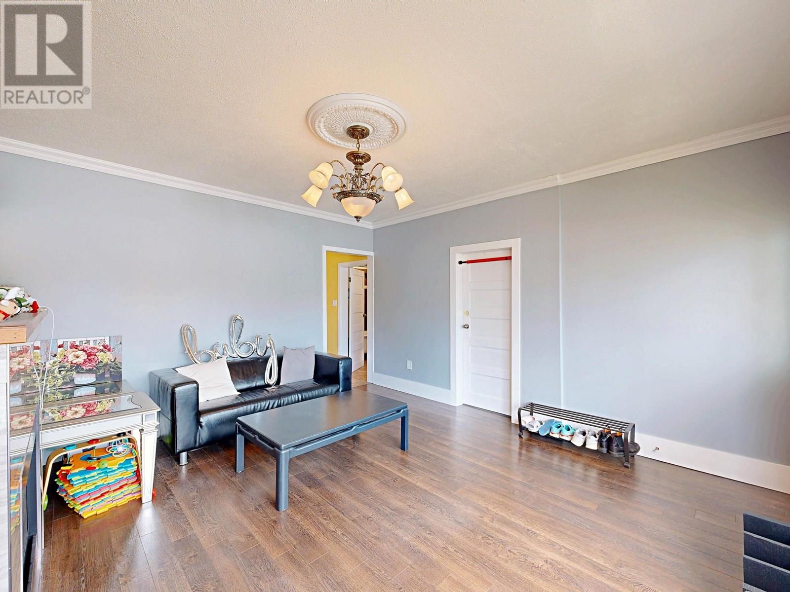 3232 E 43rd Avenue, Vancouver, British Columbia  V5R 2Z9 - Photo 3 - R3013676