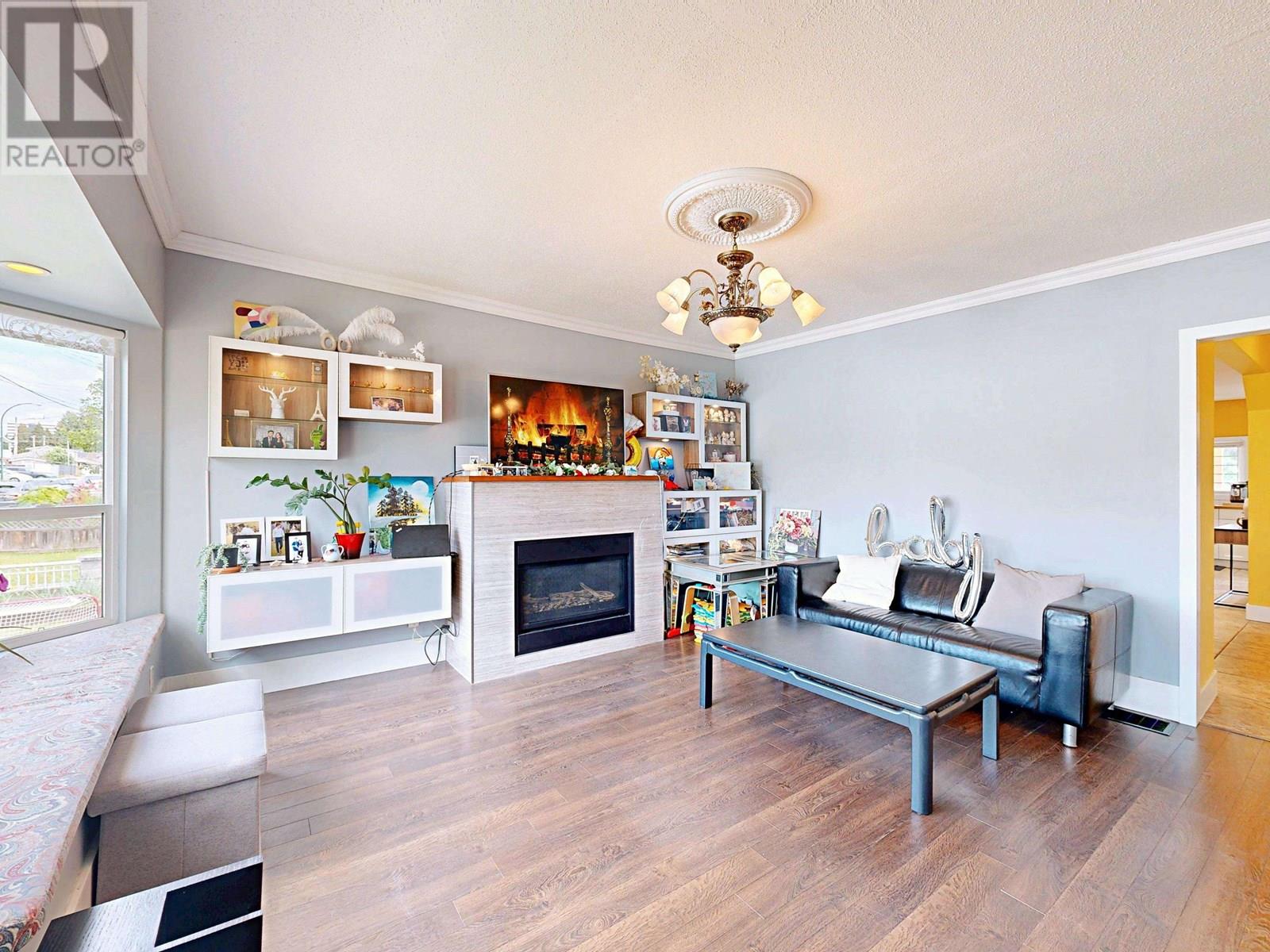 3232 E 43rd Avenue, Vancouver, British Columbia  V5R 2Z9 - Photo 2 - R3013676