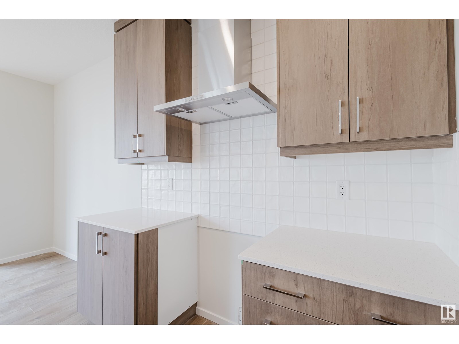 Property at 2116 209 ST NW image 3