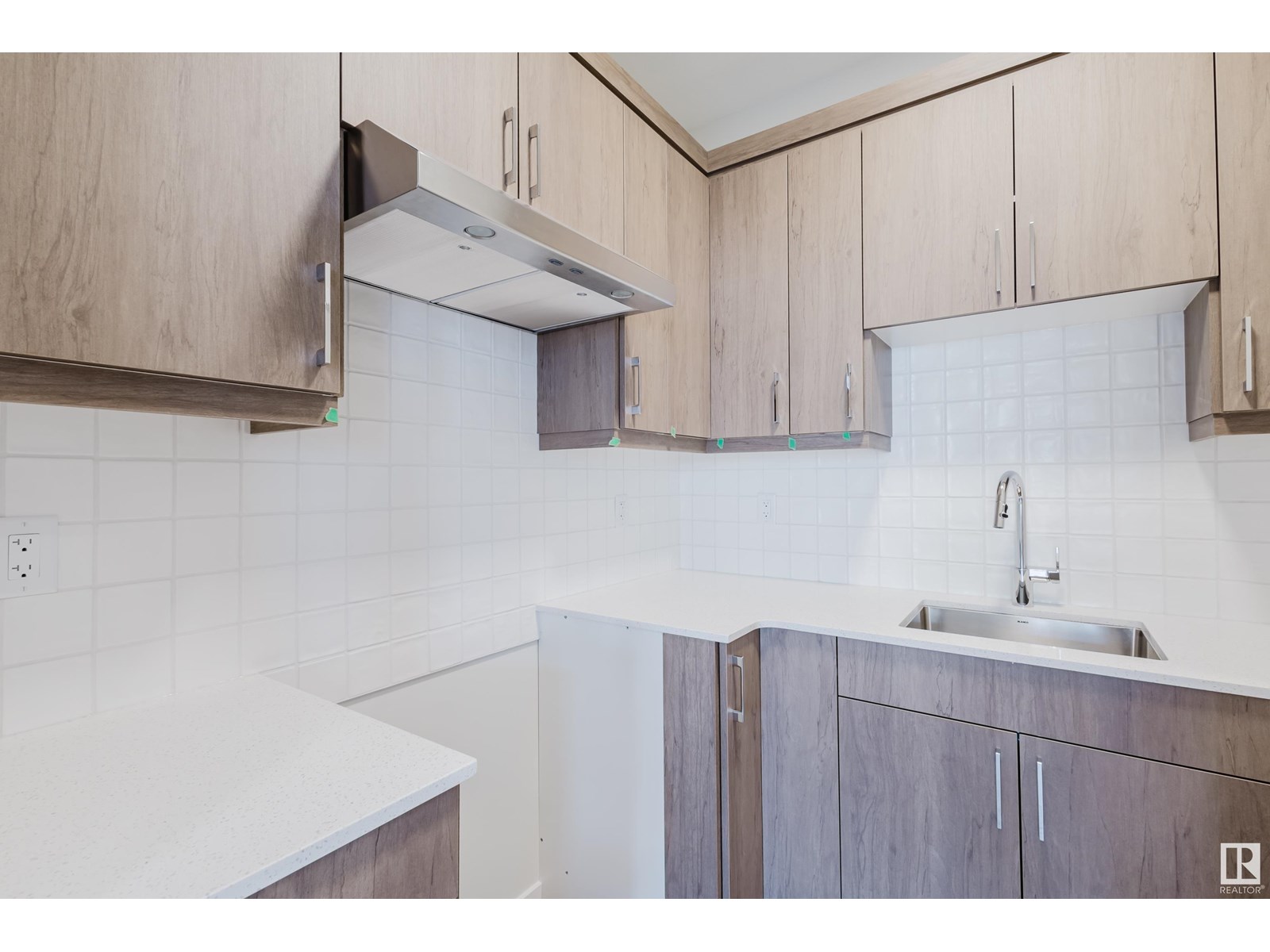 Property at 2116 209 ST NW image 4