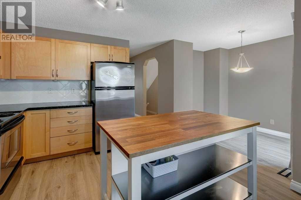 Property at 135 Cedarwood Lane SW image 5