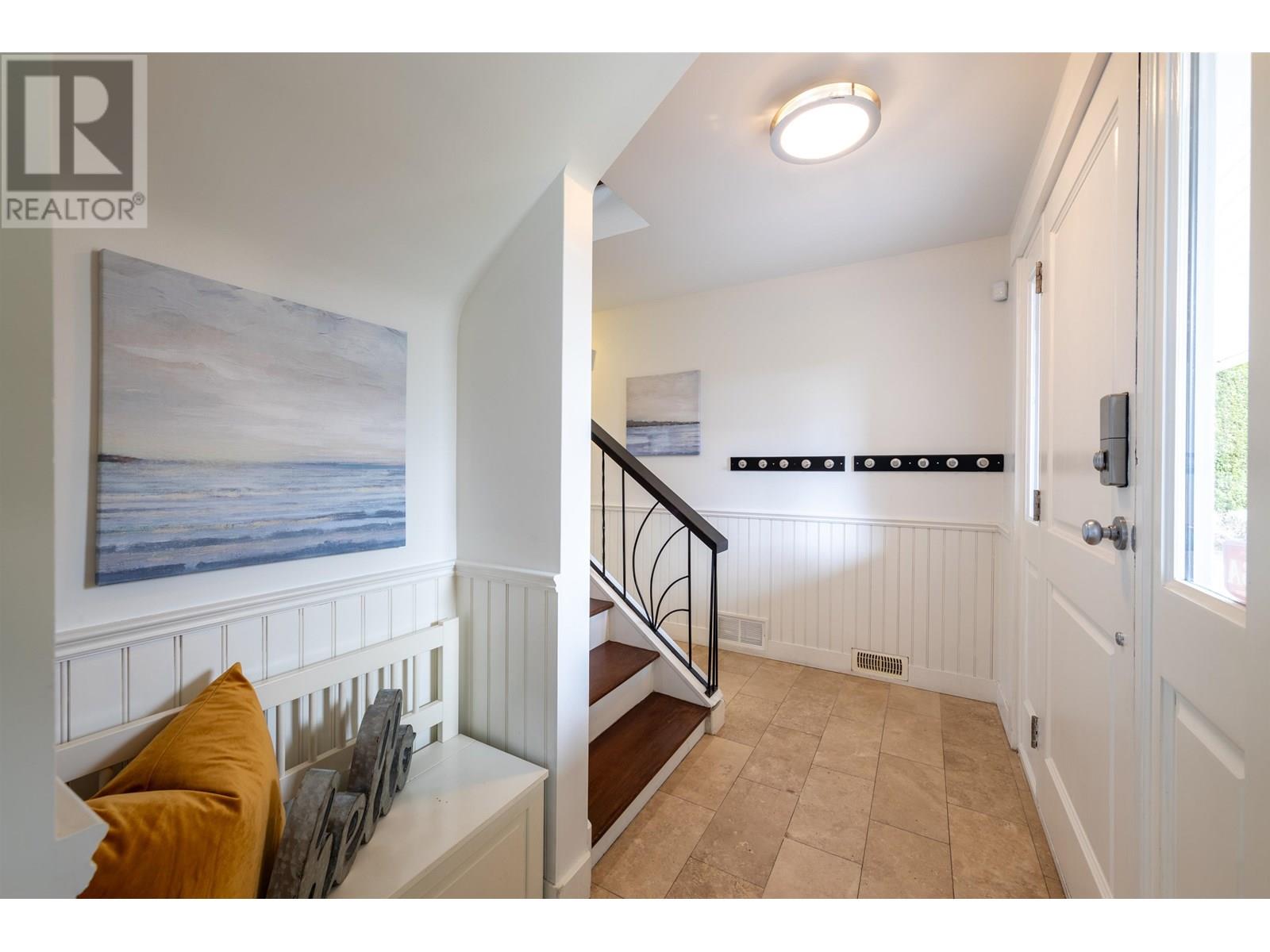 463 Beachview Drive, North Vancouver, British Columbia  V7G 1P5 - Photo 14 - R3013689