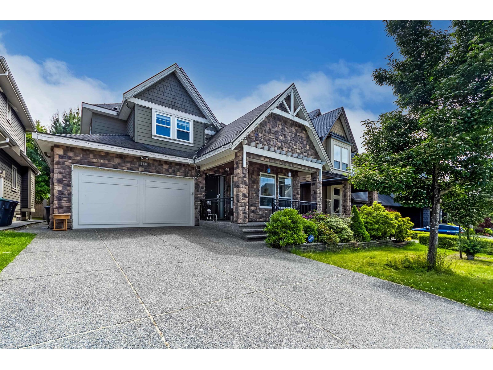 16334 25 Avenue, Surrey, British Columbia  V3Z 6S1 - Photo 1 - R3013826