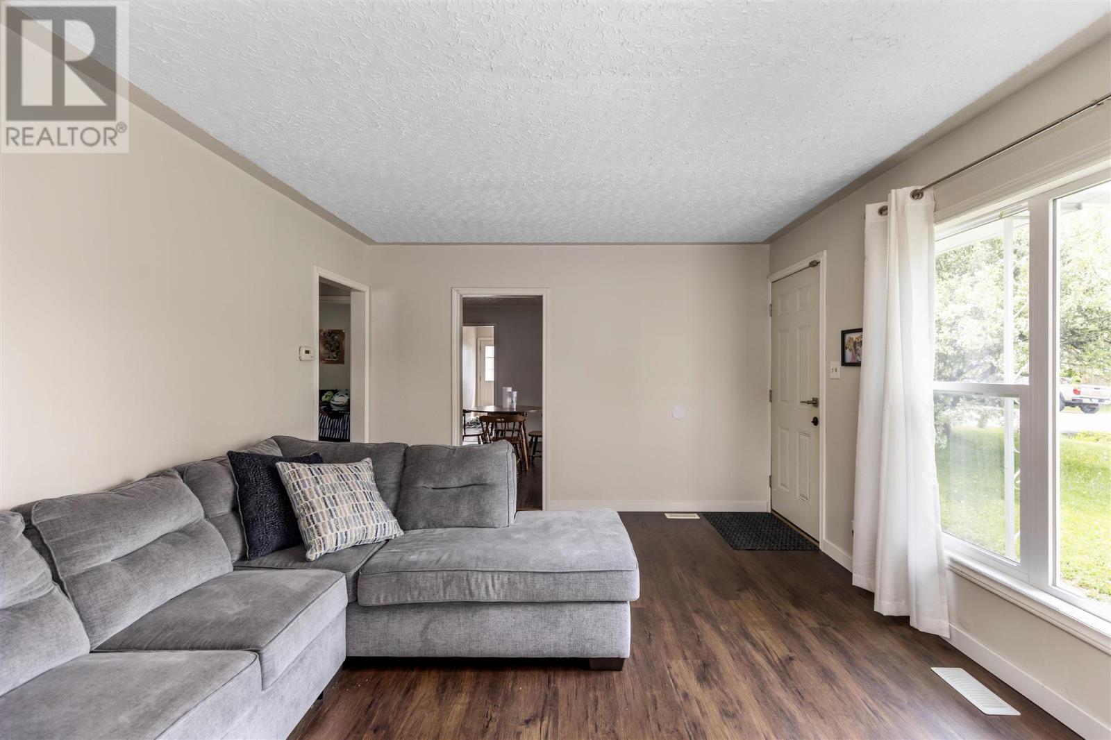 174 Farquhar St, Sault Ste. Marie, Ontario  P6B 3R4 - Photo 10 - SM251365