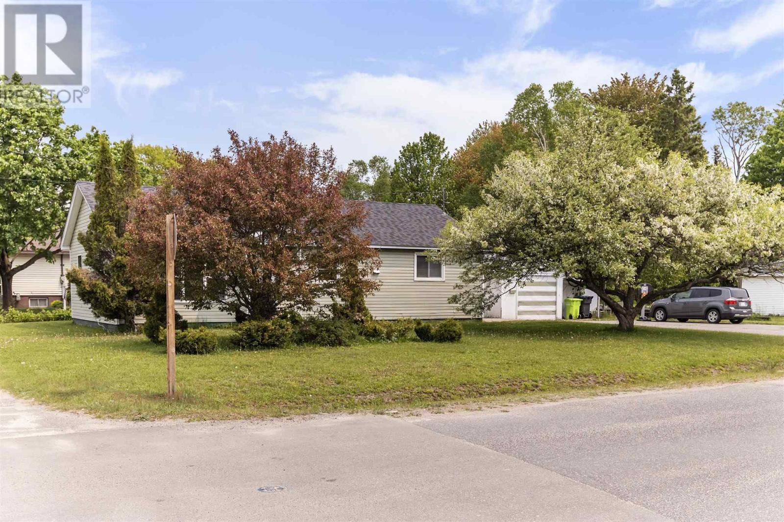 174 Farquhar St, Sault Ste. Marie, Ontario  P6B 3R4 - Photo 28 - SM251365