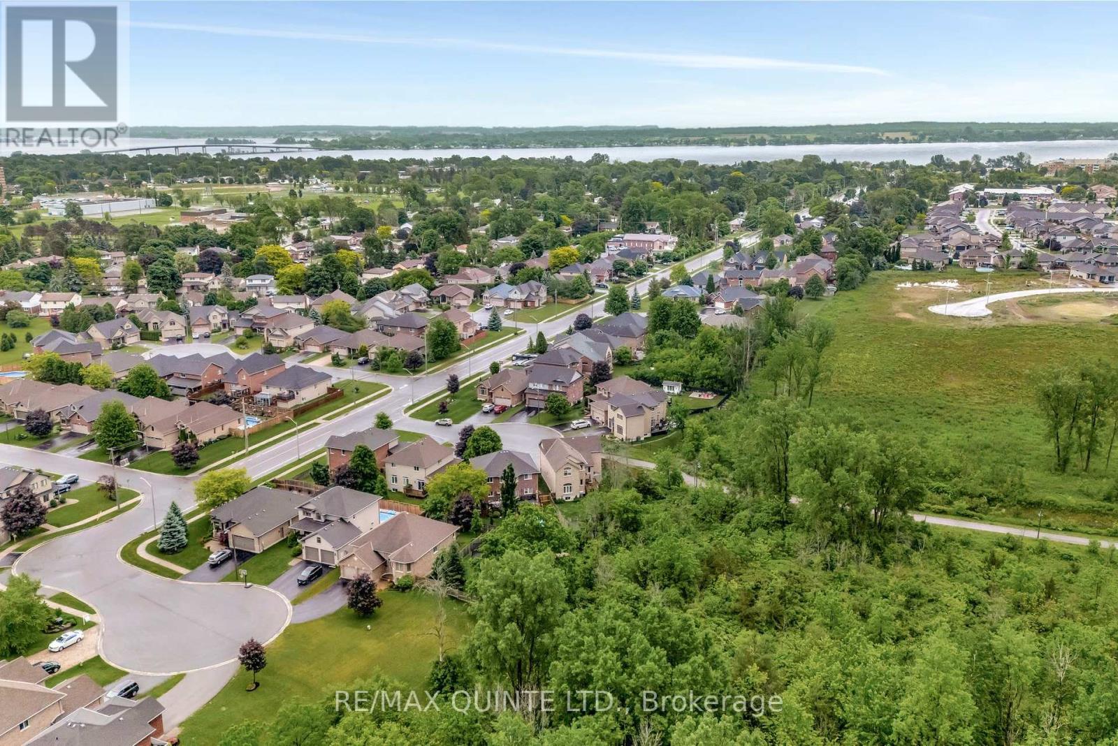 10 Meagher Place, Belleville, Ontario K8P 0C1 - Photo 4 - X12211700