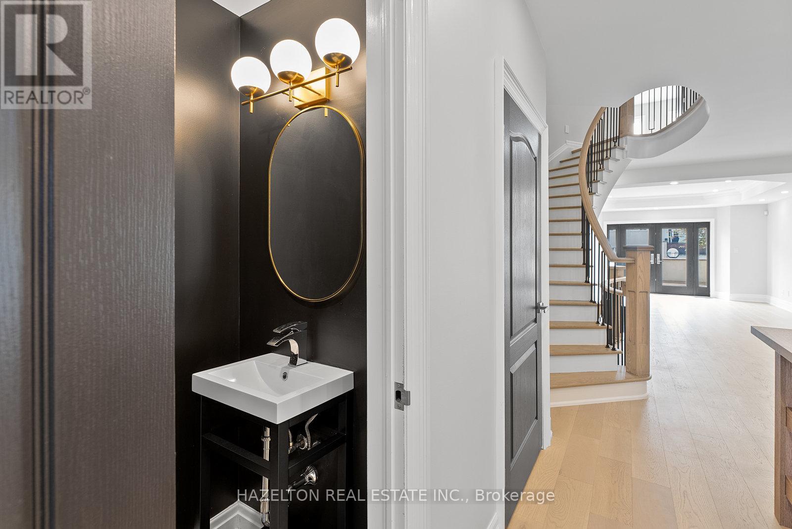 258 Spadina Road, Toronto, Ontario  M5R 2V1 - Photo 19 - C12210154