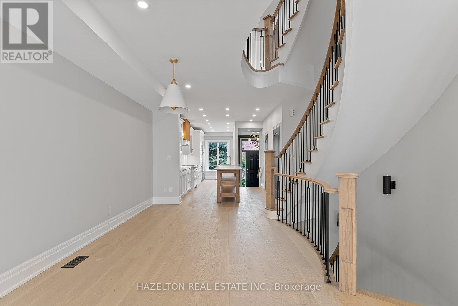 258 Spadina Road, Toronto, Ontario  M5R 2V1 - Photo 6 - C12210154