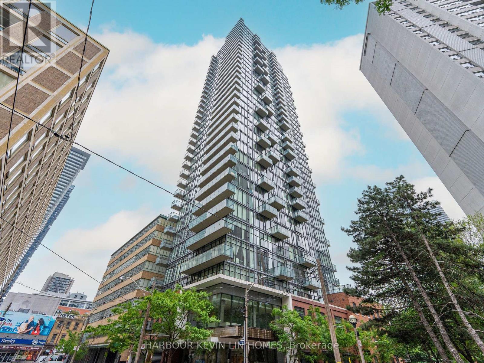 806 - 75 ST NICHOLAS STREET, Toronto, Ontario