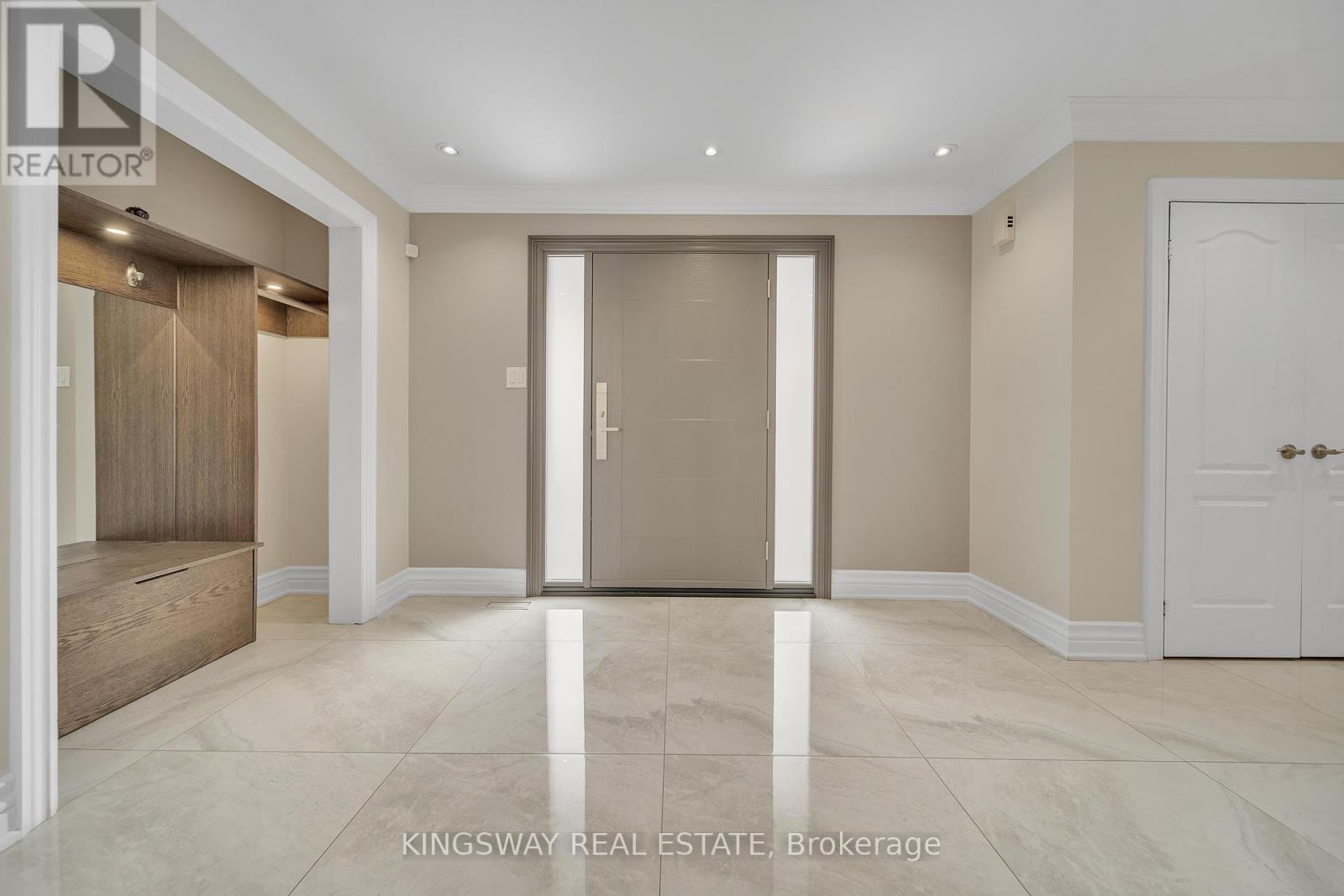 58 Leeward Drive, Brampton, Ontario  L6S 5V8 - Photo 11 - W12211654