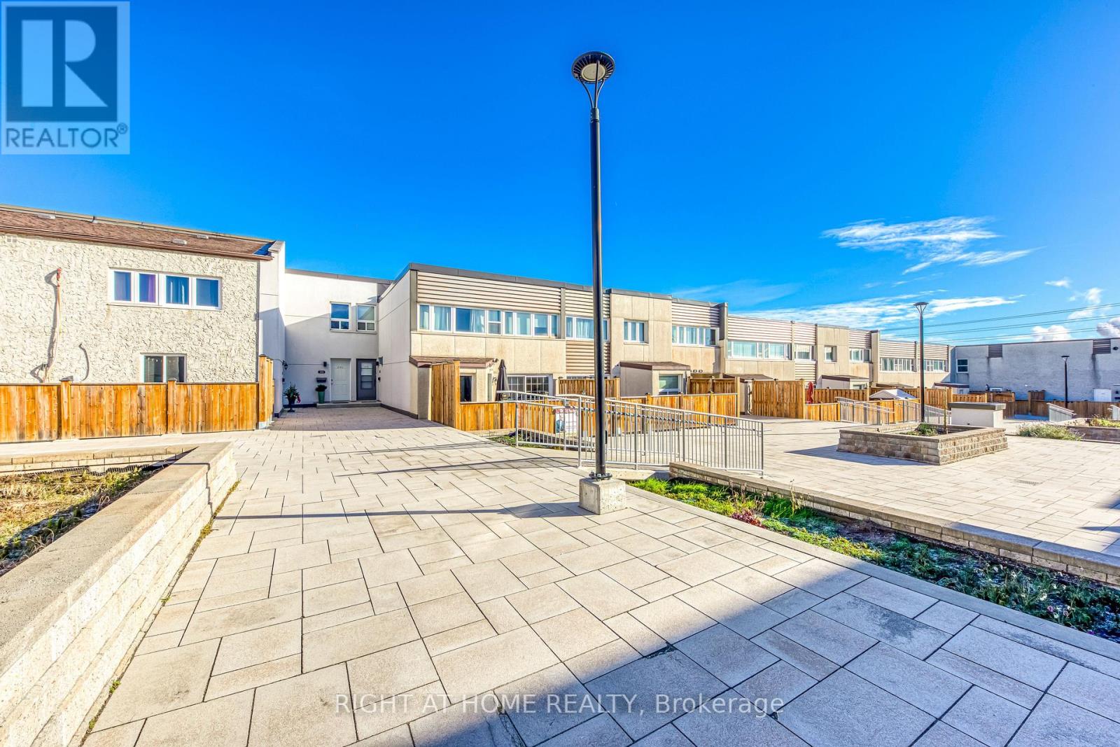 202 - 1055 DUNDAS STREET E, Mississauga, Ontario