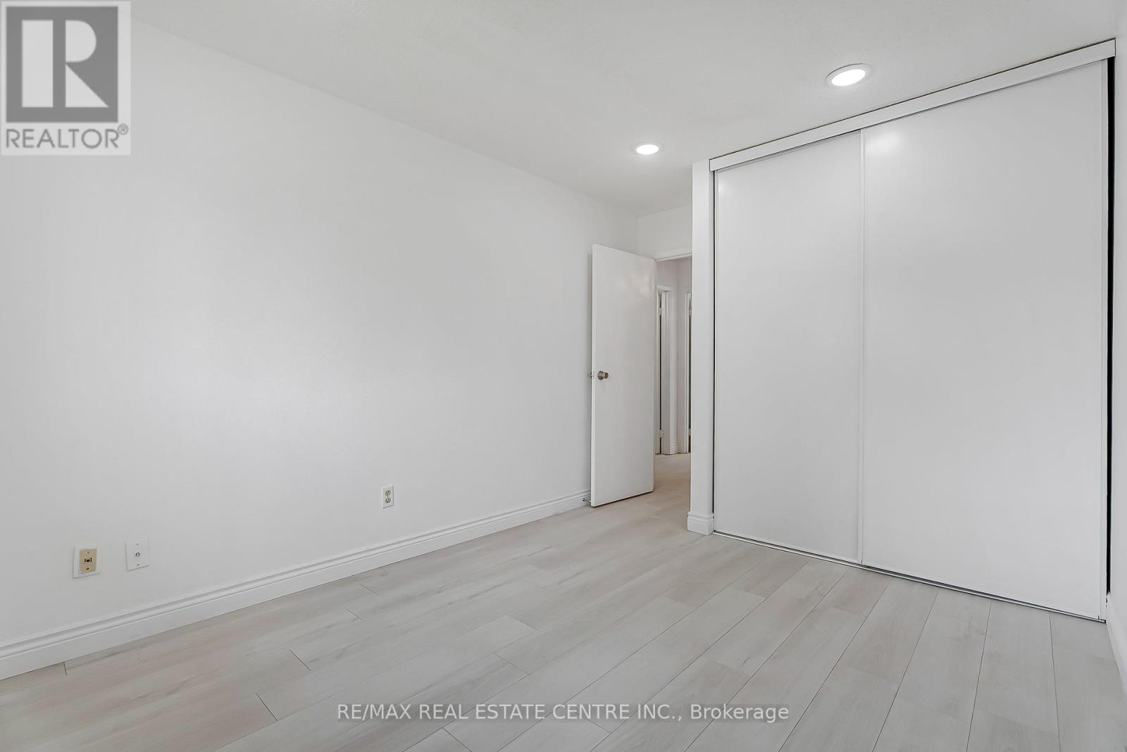 1 - 125 Sekura Crescent, Cambridge, Ontario  N1R 8B4 - Photo 19 - X12208291