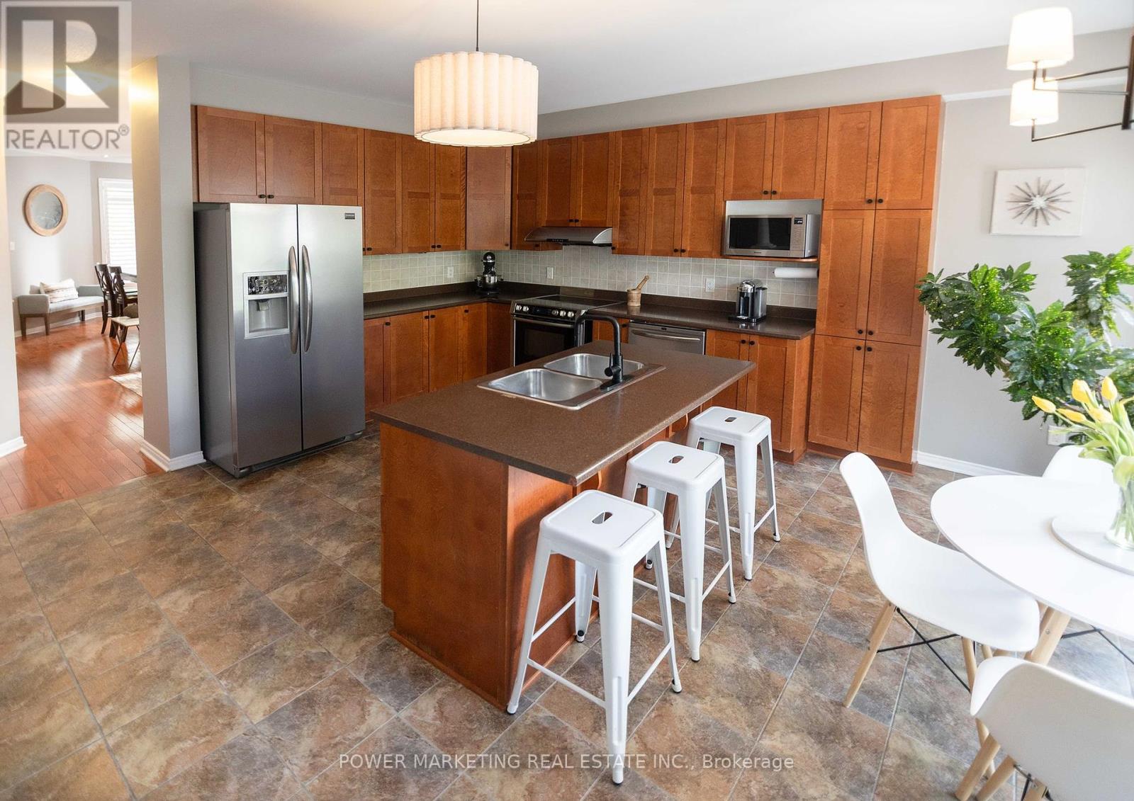 124 Strathcarron Crescent, Ottawa, Ontario  K2K 0C7 - Photo 13 - X12211694