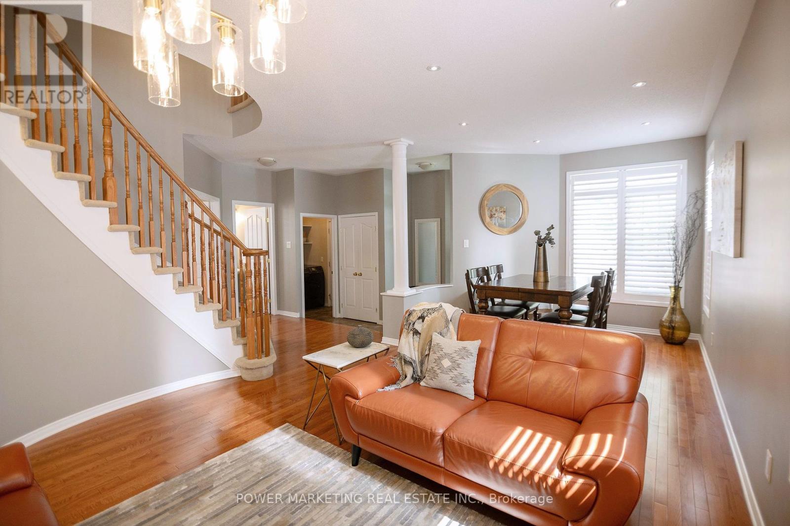 124 Strathcarron Crescent, Ottawa, Ontario  K2K 0C7 - Photo 6 - X12211694