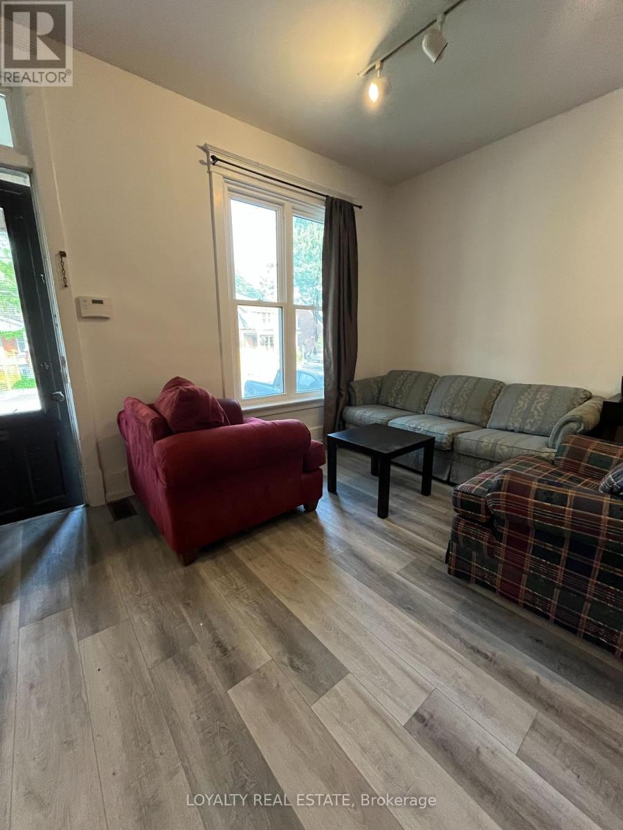 194 Victoria Street, Kingston, Ontario  K7L 3Y8 - Photo 6 - X12205325