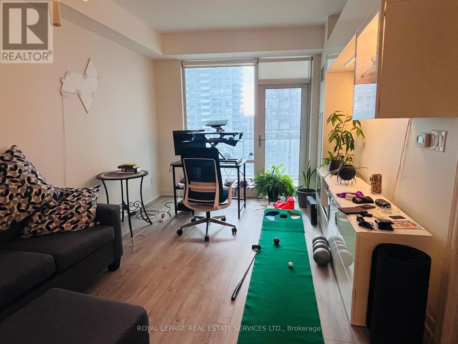 1610 - 21 Widmer Street, Toronto, Ontario  M5V 0B8 - Photo 6 - C12211699
