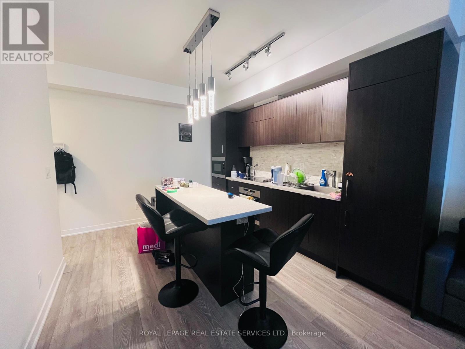 1610 - 21 Widmer Street, Toronto, Ontario  M5V 0B8 - Photo 8 - C12211699