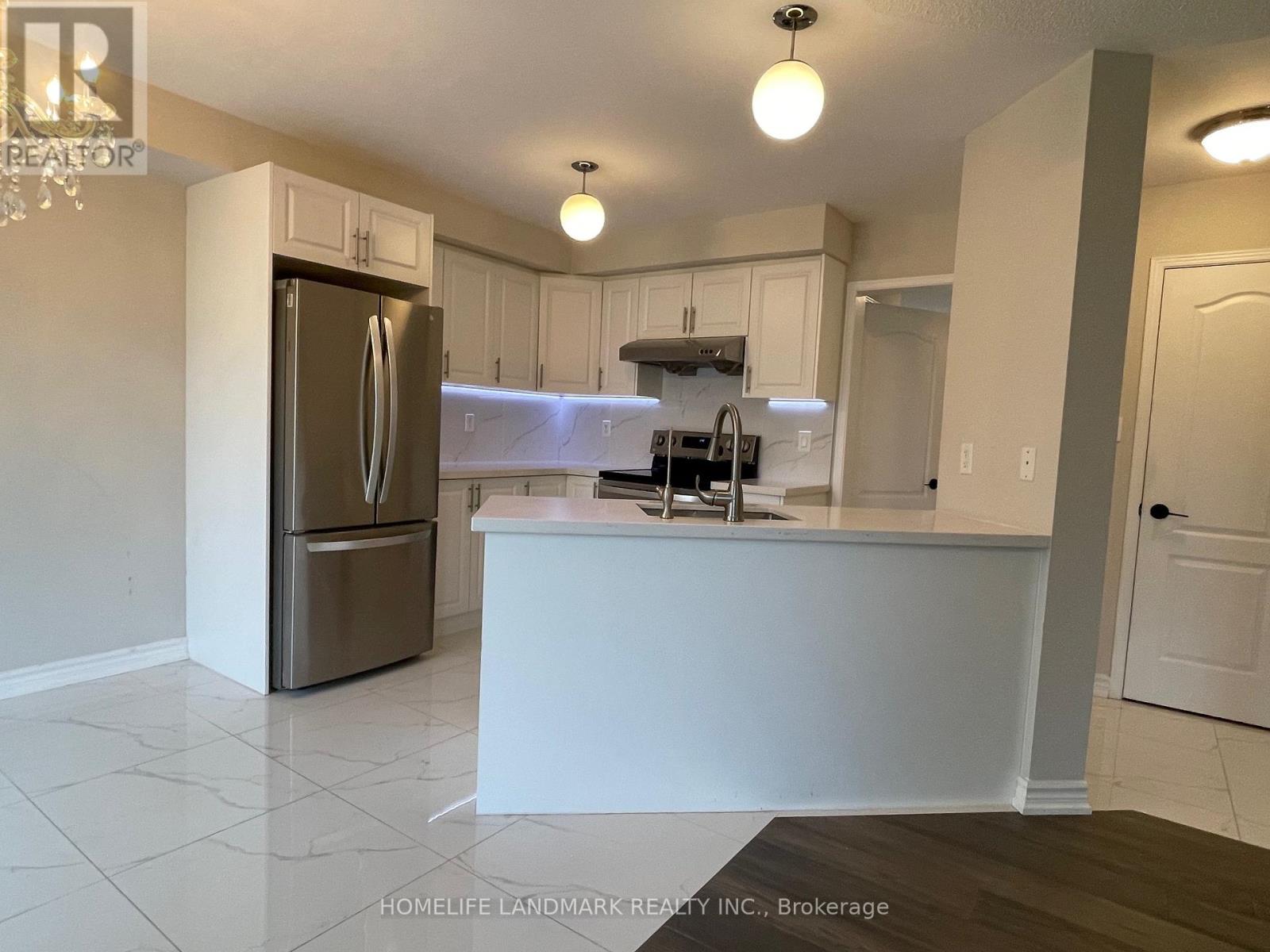 39 Hartmoor Street, Markham, Ontario  L6E 2C8 - Photo 6 - N12211664