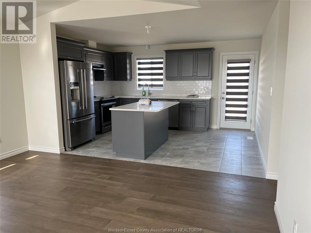 390 Hemlock Lane Unit# Upper, Lakeshore, Ontario  N8L 1A8 - Photo 3 - 25014694