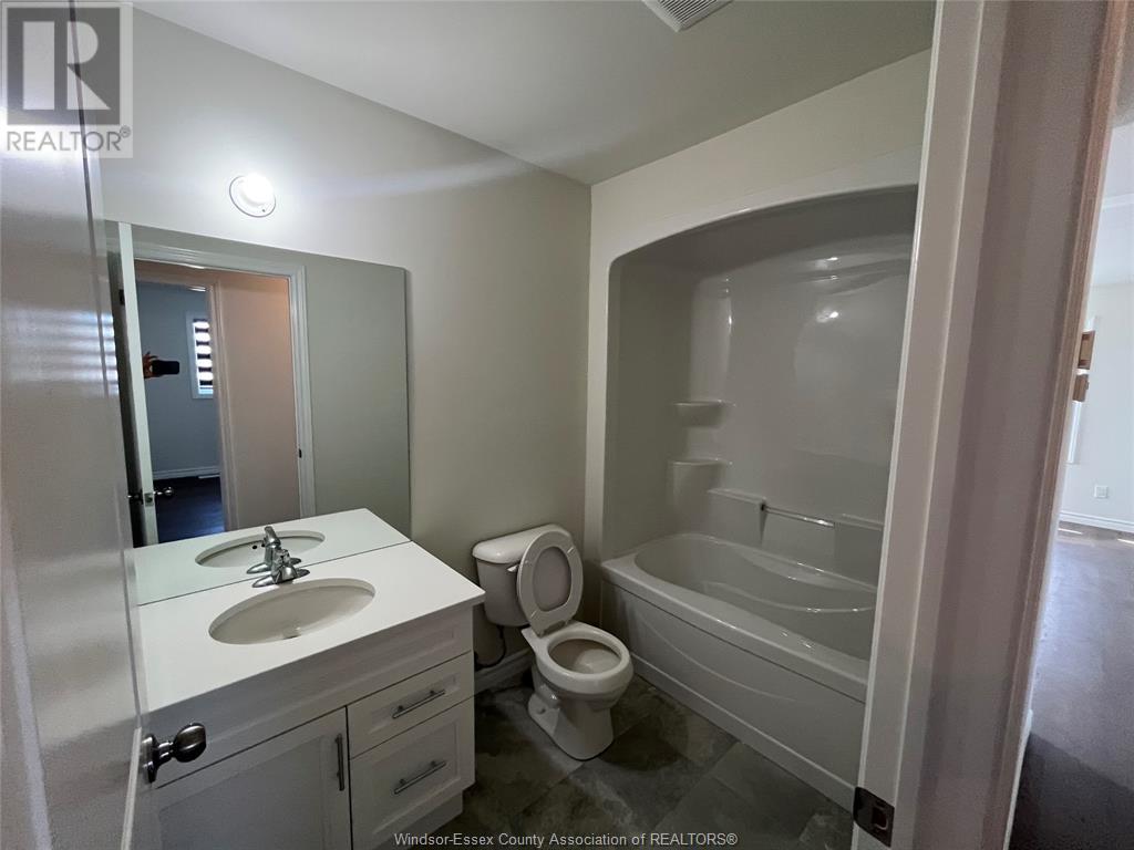 390 Hemlock Lane Unit# Upper, Lakeshore, Ontario  N8L 1A8 - Photo 9 - 25014694