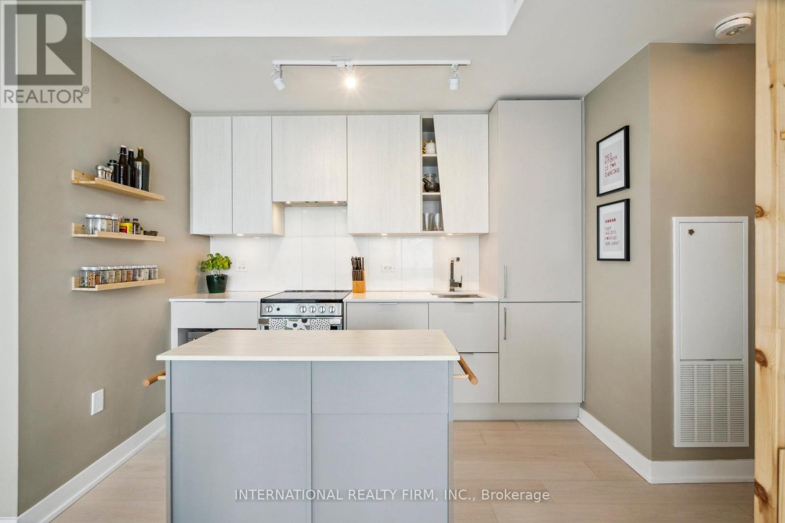 4004 - 3900 CONFEDERATION PARKWAY, mississauga (city centre), Ontario
