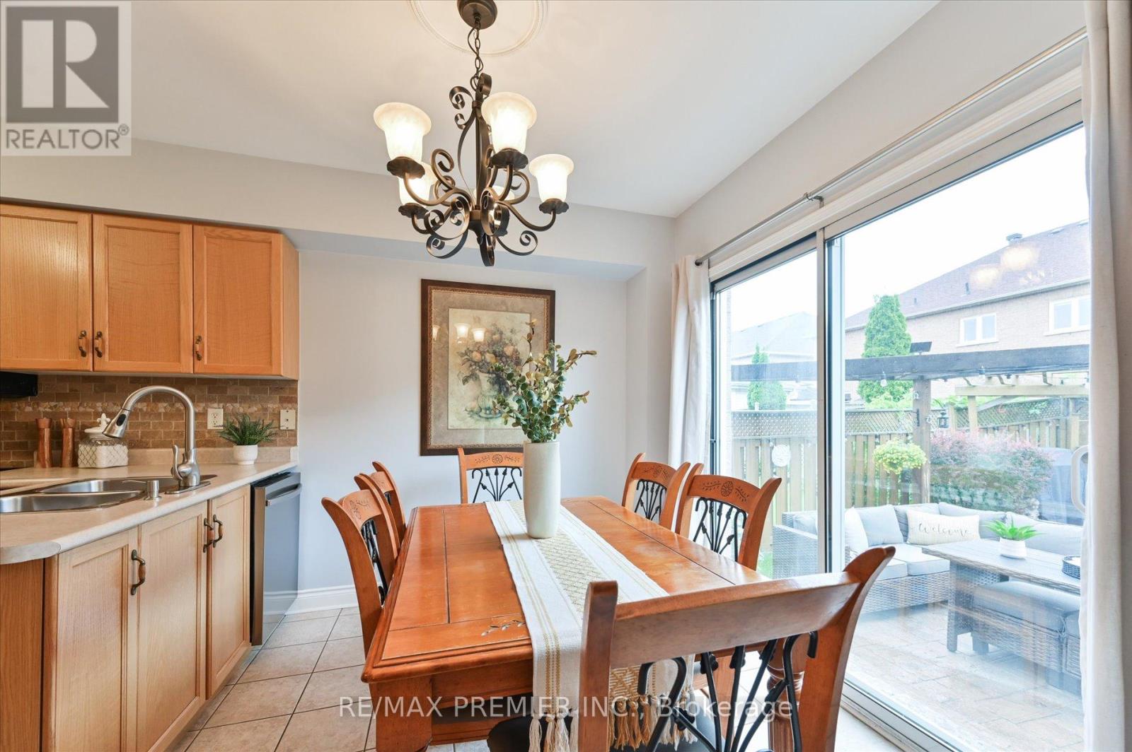 24 Culture Crescent, Brampton, Ontario  L6X 4V4 - Photo 10 - W12211725