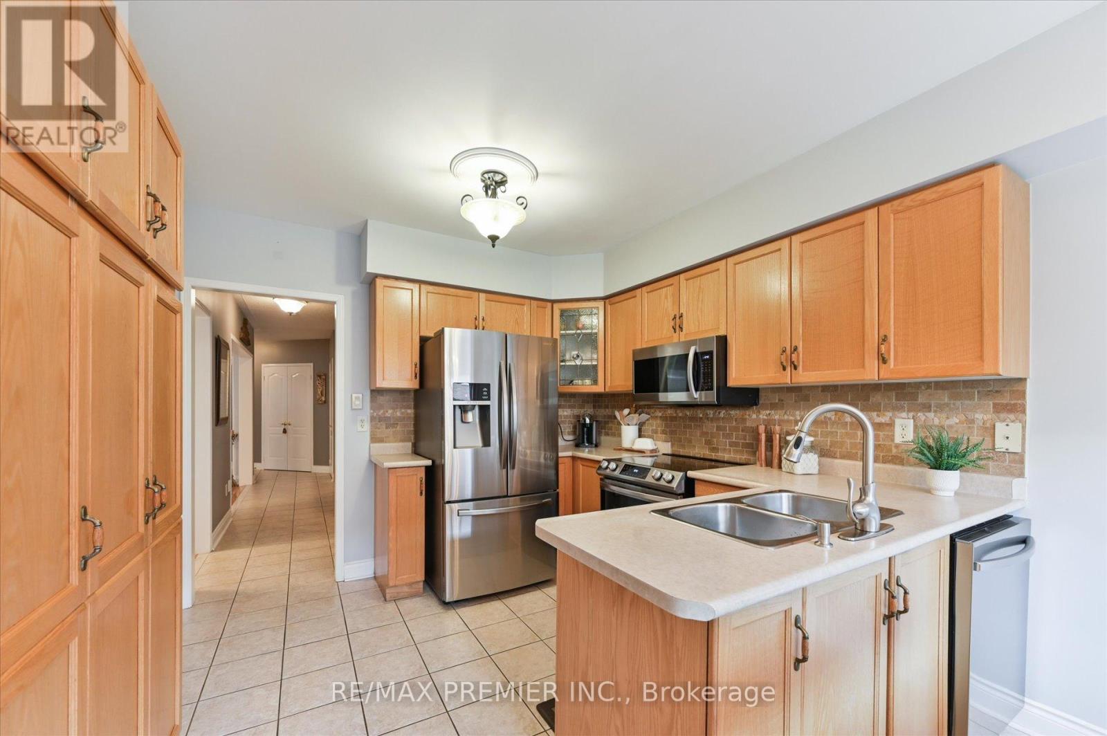24 Culture Crescent, Brampton, Ontario  L6X 4V4 - Photo 12 - W12211725
