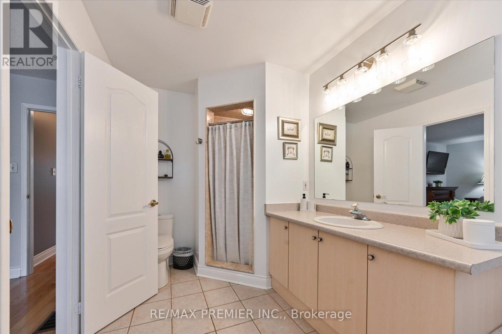 24 Culture Crescent, Brampton, Ontario  L6X 4V4 - Photo 22 - W12211725