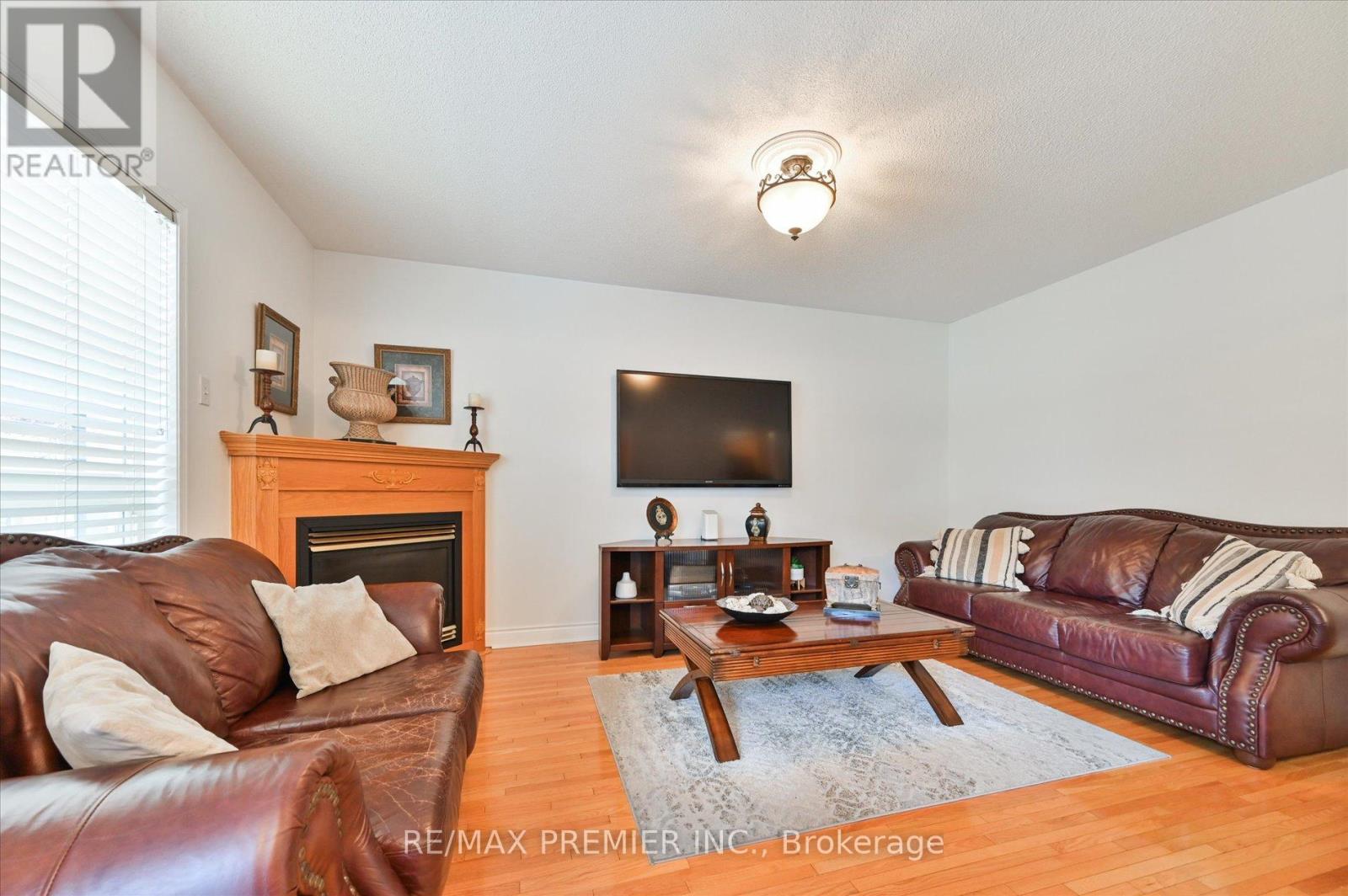 24 Culture Crescent, Brampton, Ontario  L6X 4V4 - Photo 8 - W12211725