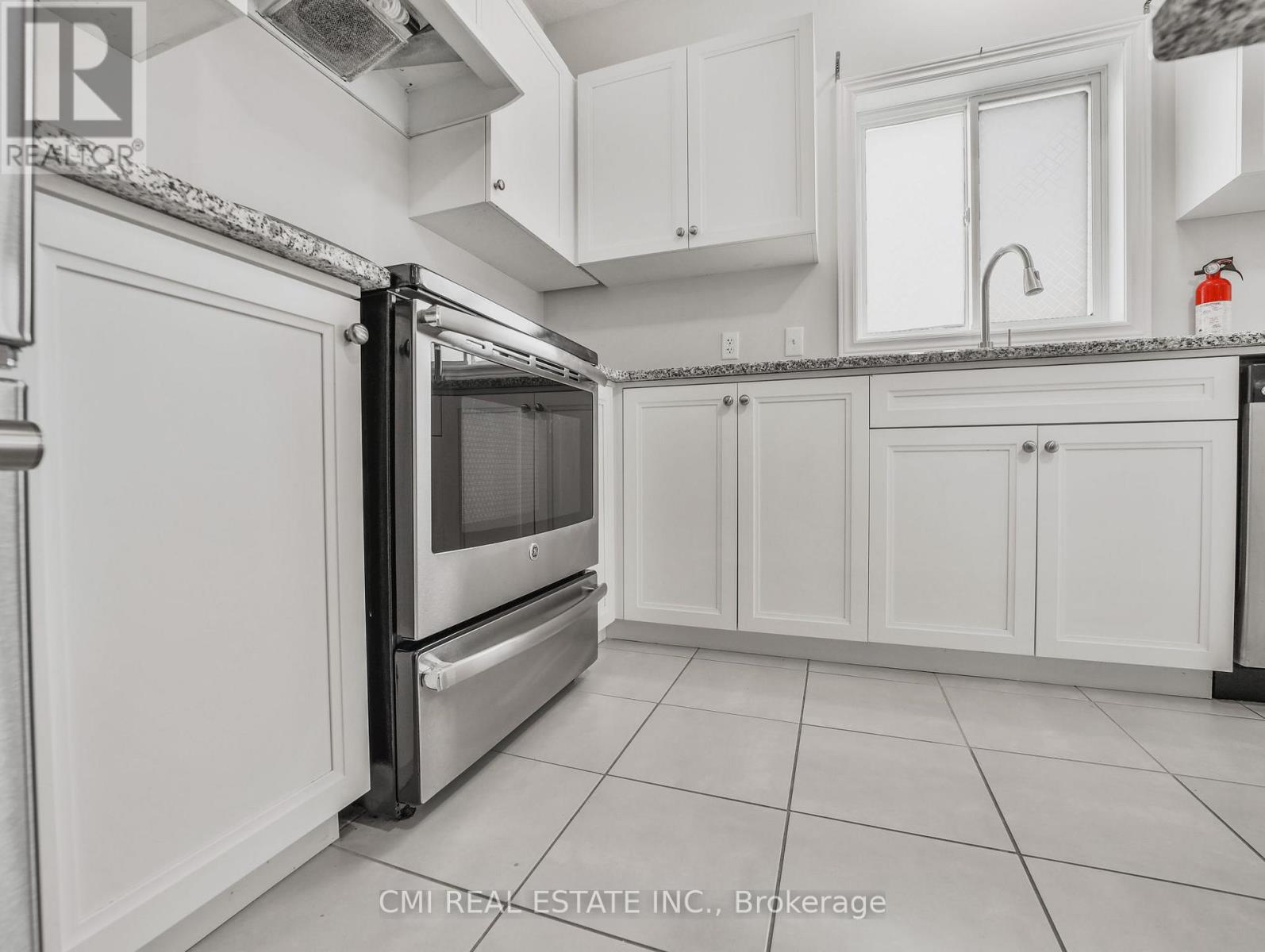 36 Sparrow Avenue, Cambridge, Ontario  N1T 0C4 - Photo 12 - X12211683