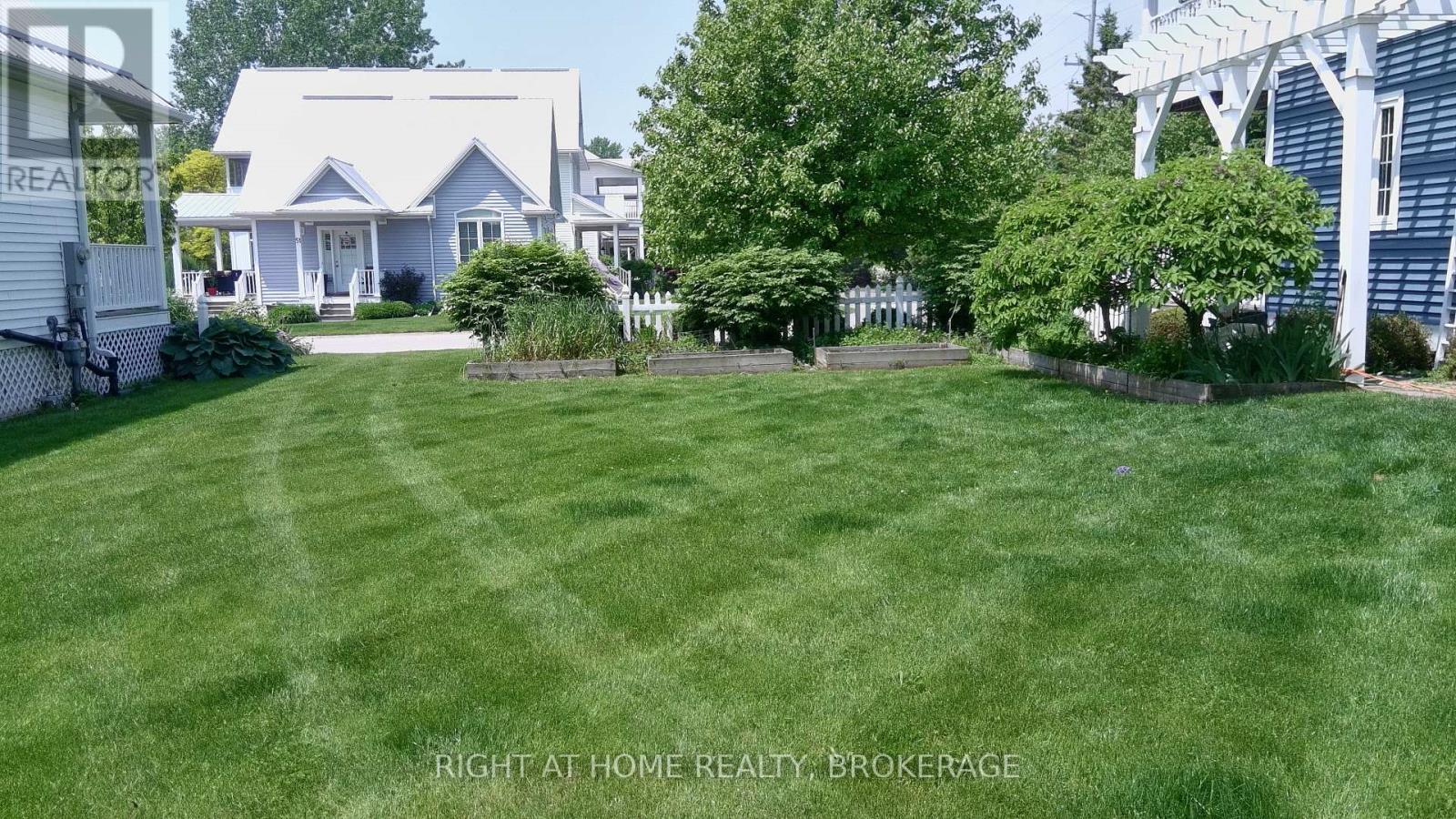 54 Nantuckett Road, Fort Erie (Crystal Beach), Ontario  L0S 1B0 - Photo 10 - X12211710