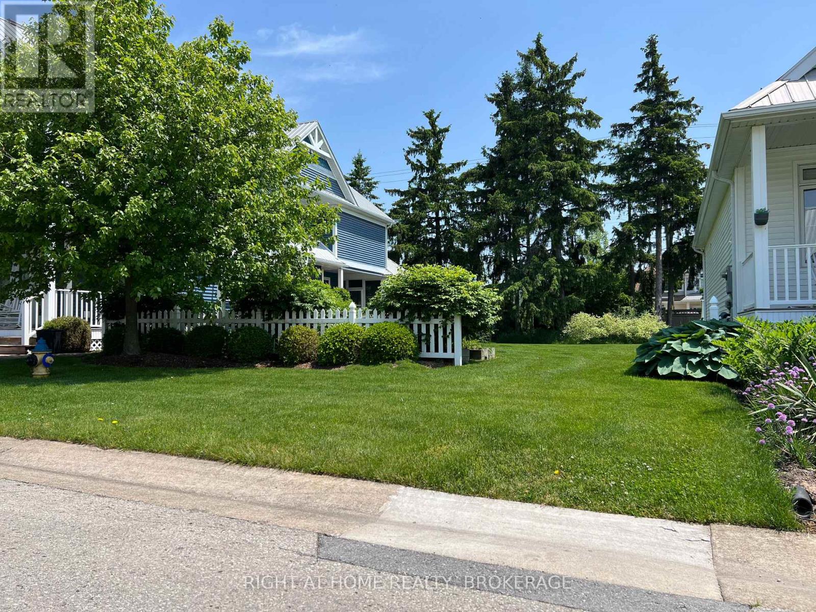 54 Nantuckett Road, Fort Erie (Crystal Beach), Ontario  L0S 1B0 - Photo 14 - X12211710