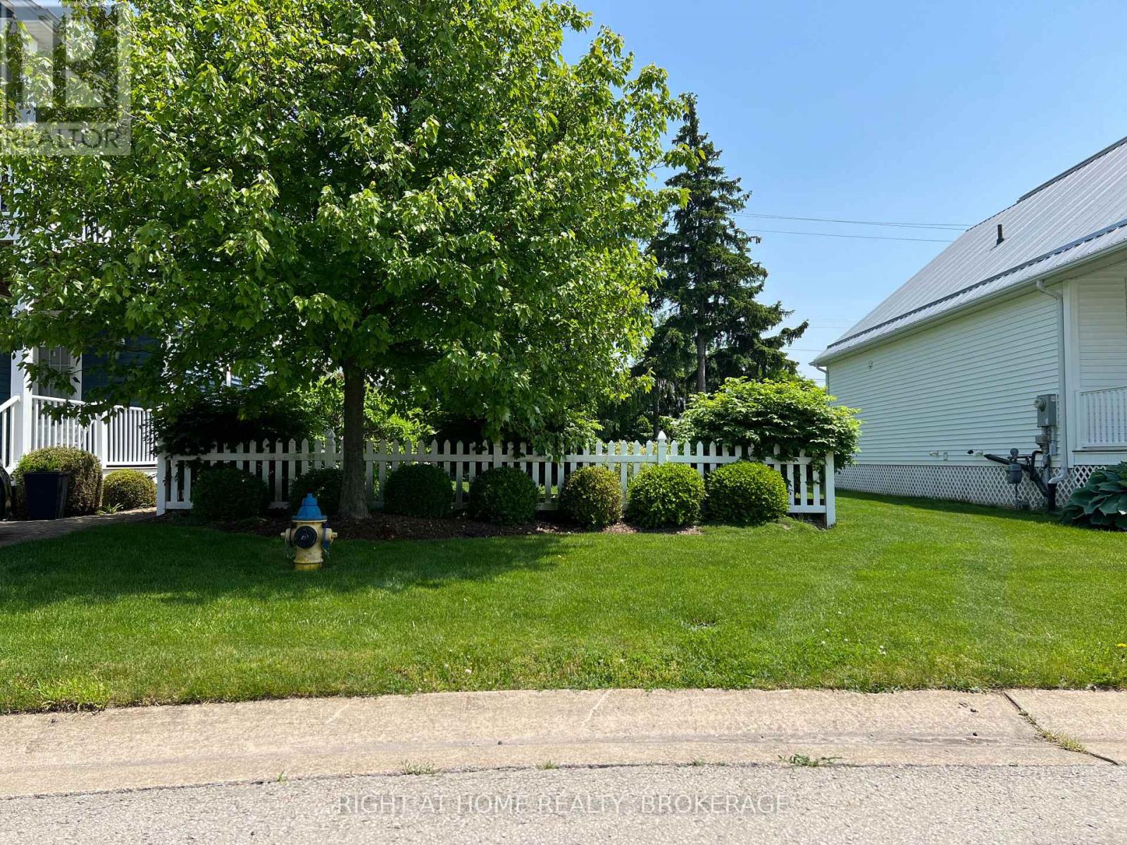 54 Nantuckett Road, Fort Erie (Crystal Beach), Ontario  L0S 1B0 - Photo 15 - X12211710