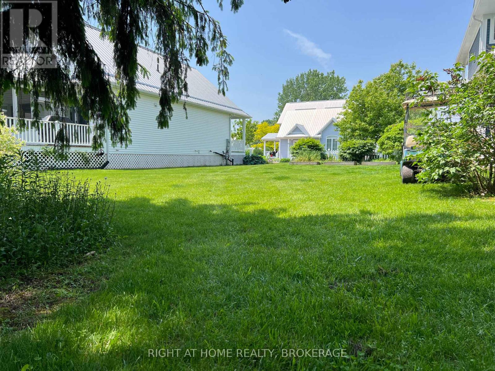 54 Nantuckett Road, Fort Erie (Crystal Beach), Ontario  L0S 1B0 - Photo 18 - X12211710