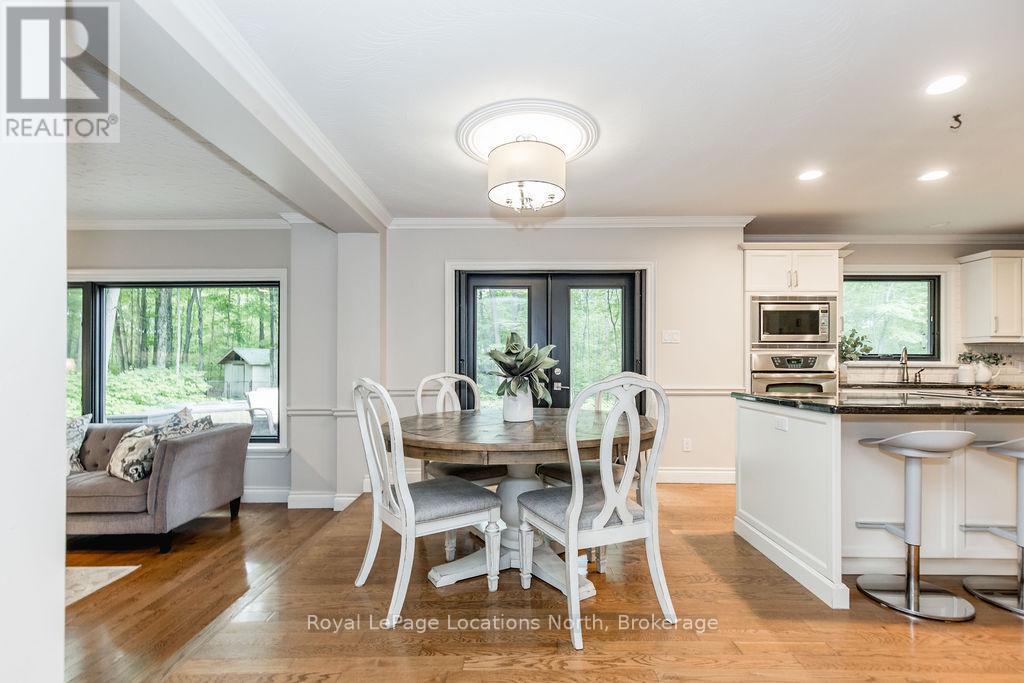 18 Mills Circle, Springwater, Ontario  L0L 1X0 - Photo 20 - S12211315