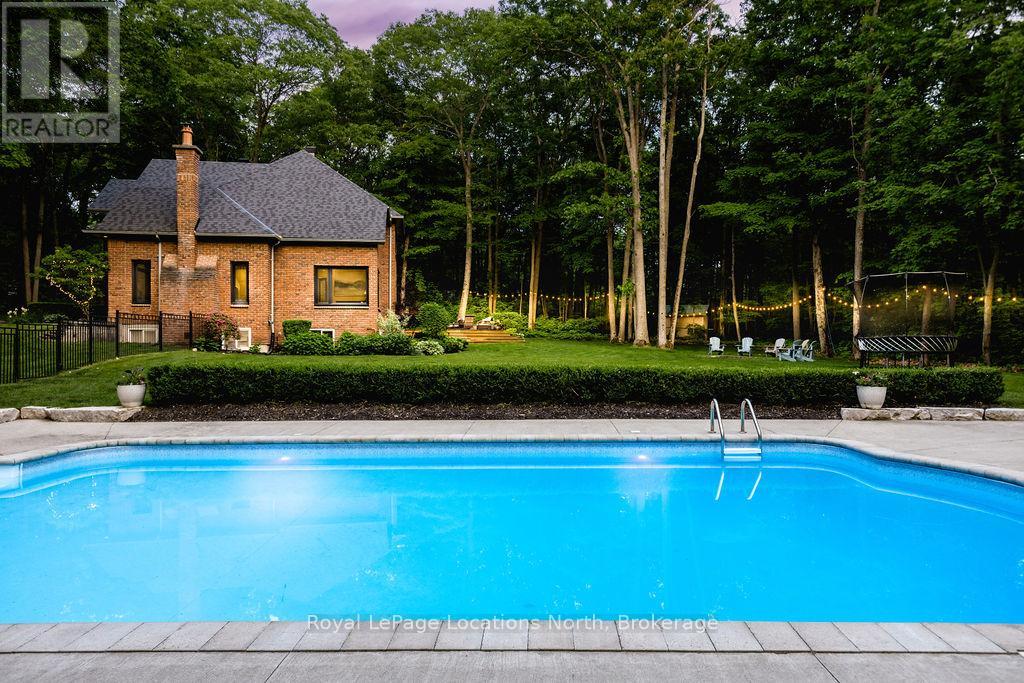 18 Mills Circle, Springwater, Ontario  L0L 1X0 - Photo 2 - S12211315