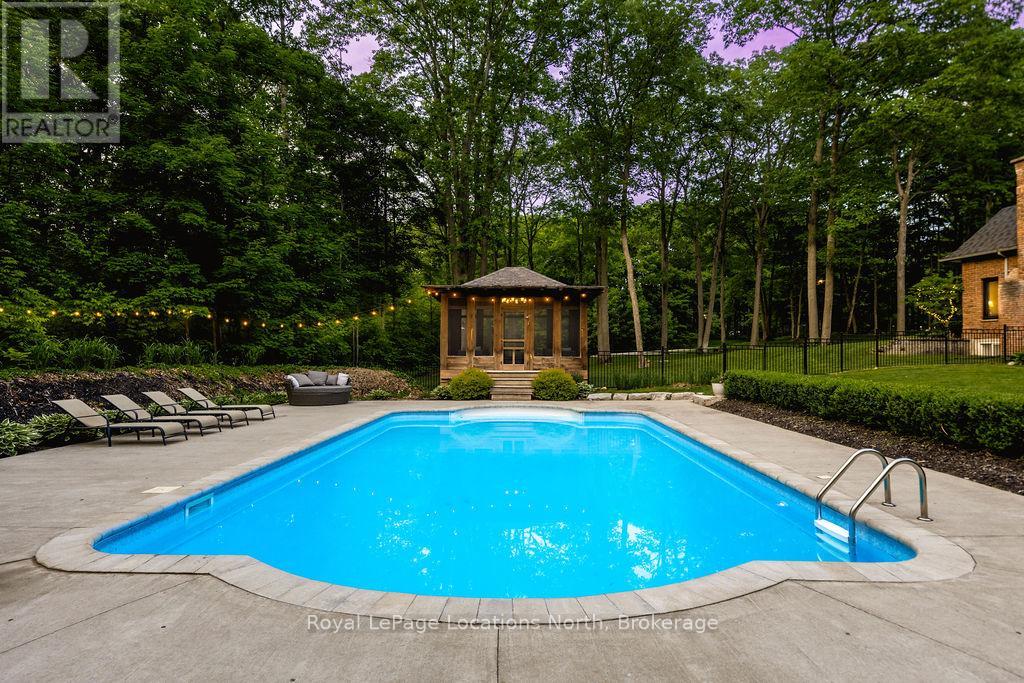 18 Mills Circle, Springwater, Ontario  L0L 1X0 - Photo 43 - S12211315