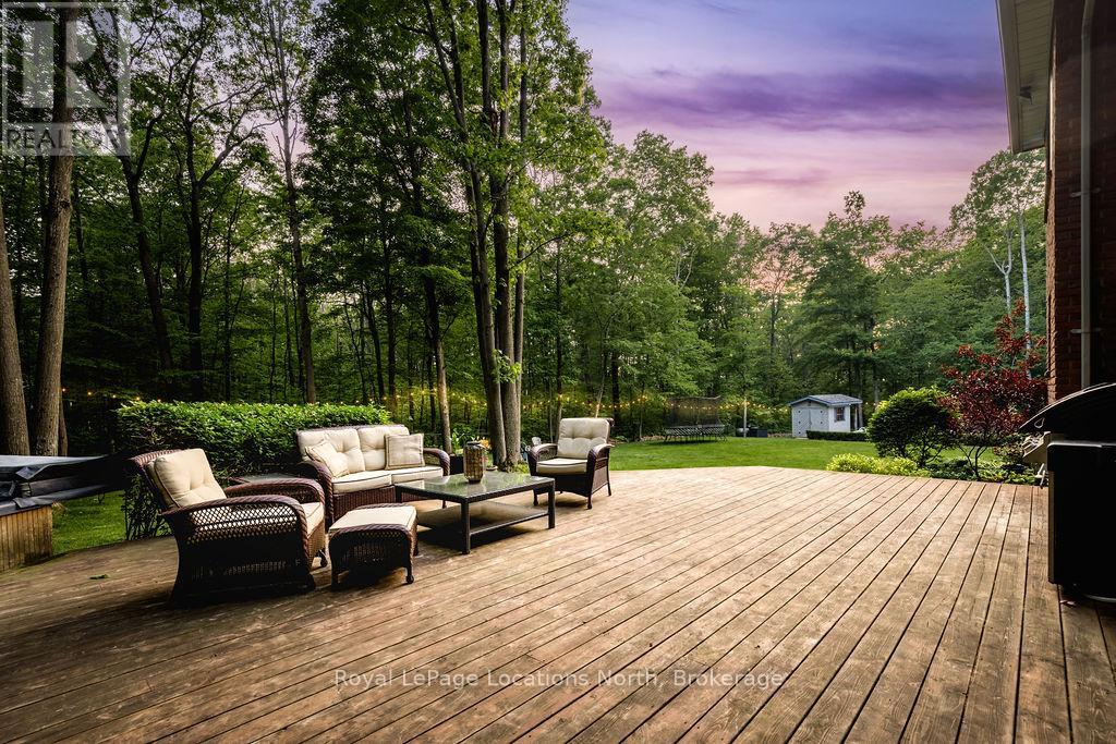 18 Mills Circle, Springwater, Ontario  L0L 1X0 - Photo 44 - S12211315