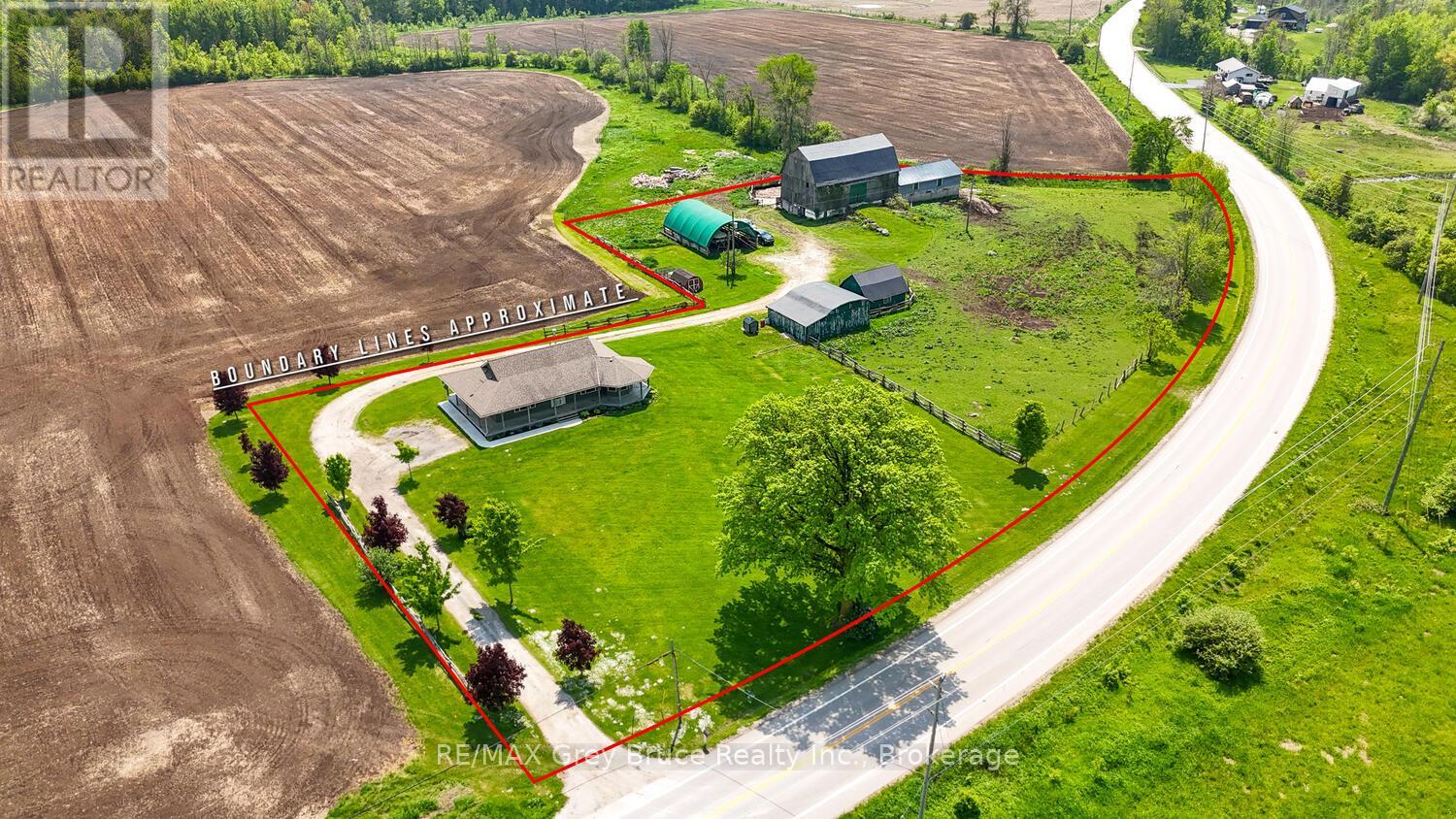 402622 Grey 17 Road, Georgian Bluffs, Ontario  N0H 2T0 - Photo 2 - X12211058