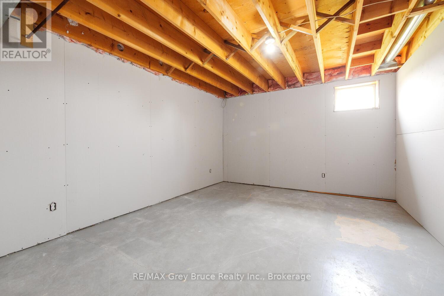 402622 Grey 17 Road, Georgian Bluffs, Ontario  N0H 2T0 - Photo 29 - X12211058