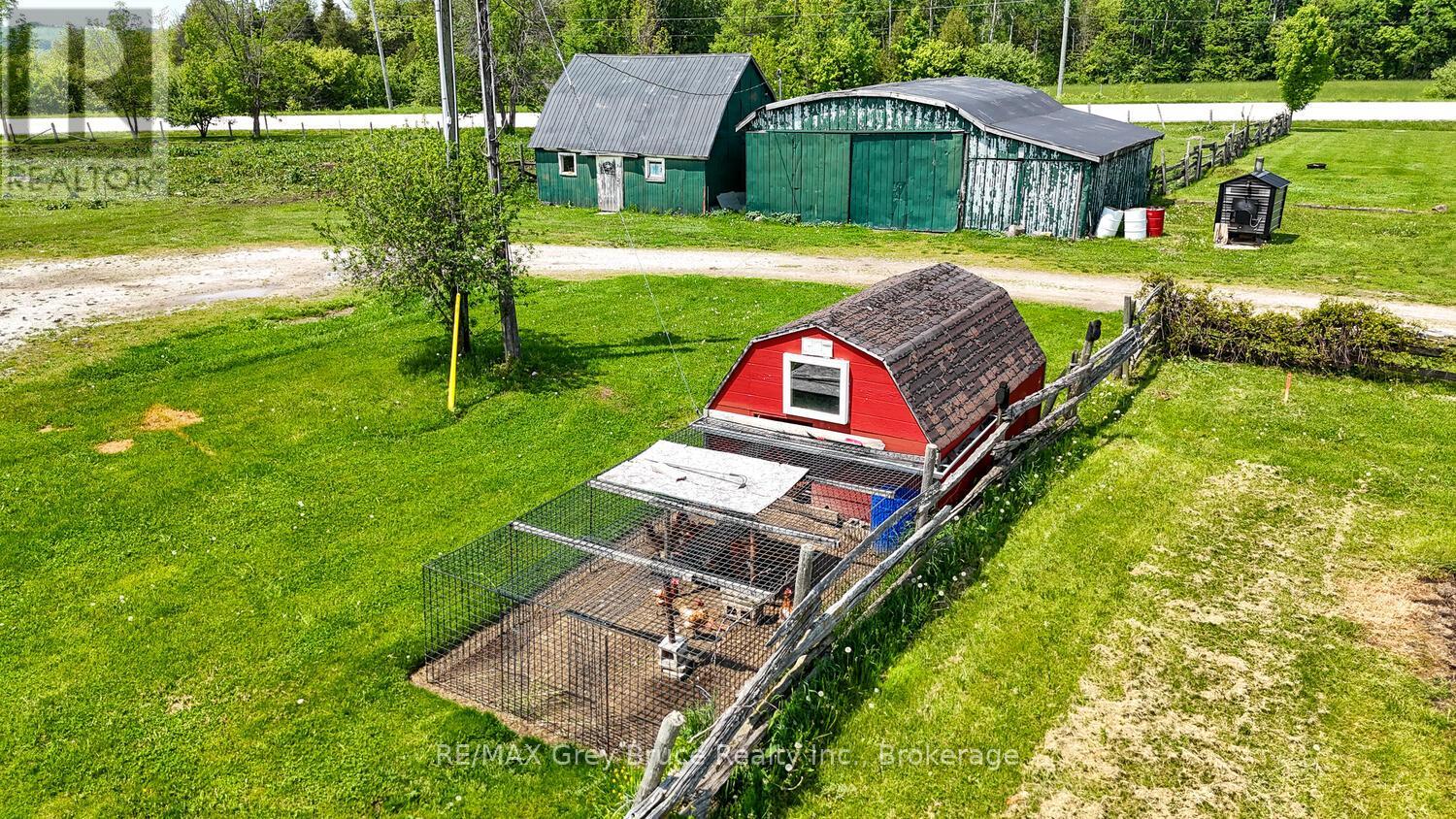 402622 Grey 17 Road, Georgian Bluffs, Ontario  N0H 2T0 - Photo 37 - X12211058