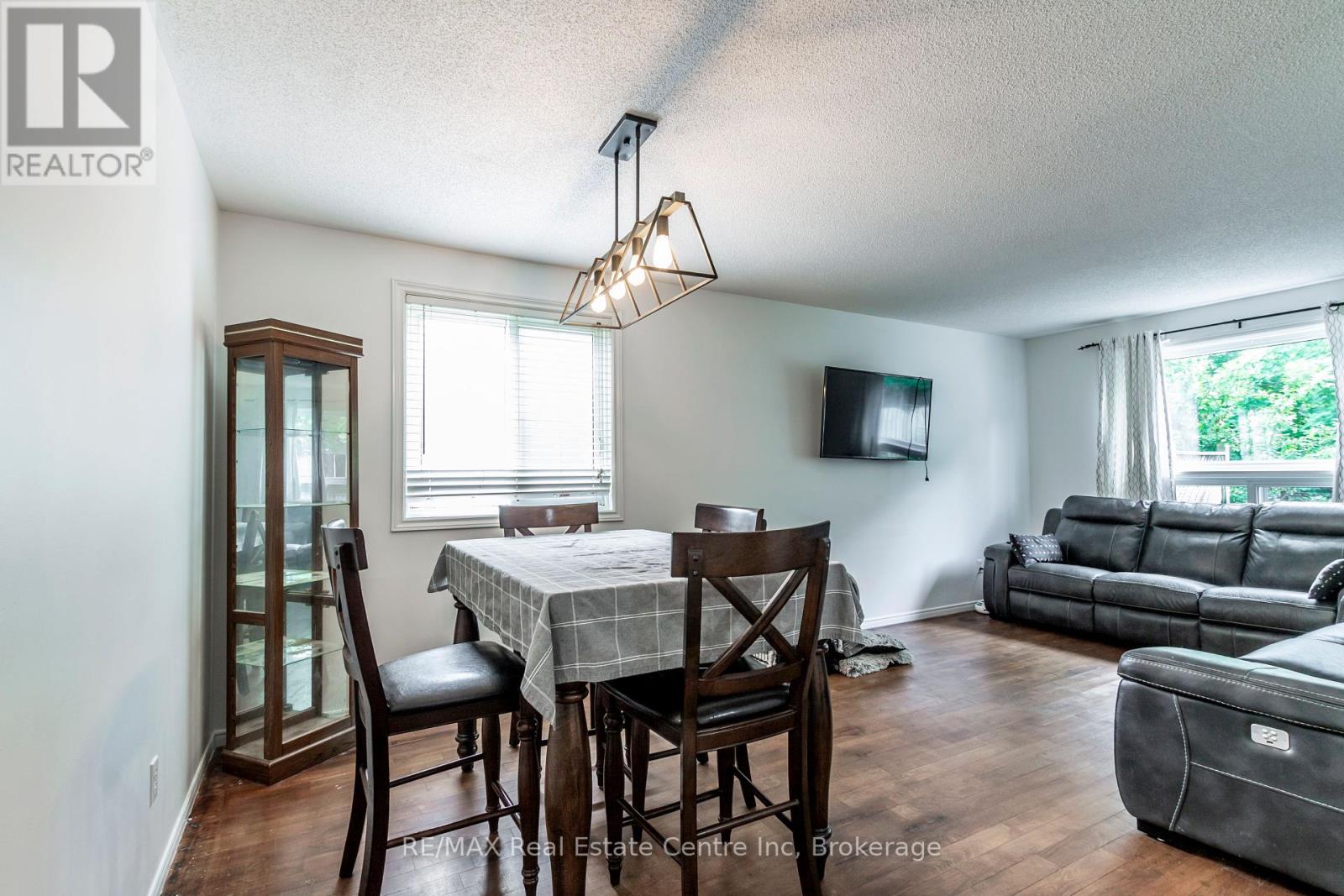 49 Watt Street, Guelph, Ontario  N1E 6W7 - Photo 5 - X12211763