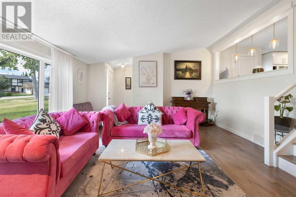 Property at 22 Woodmont Way SW image 4