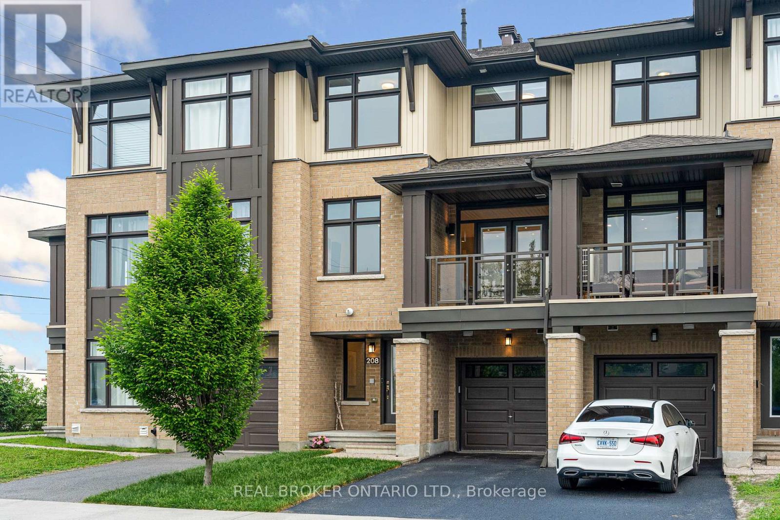 208 POPLIN STREET, Ottawa, Ontario