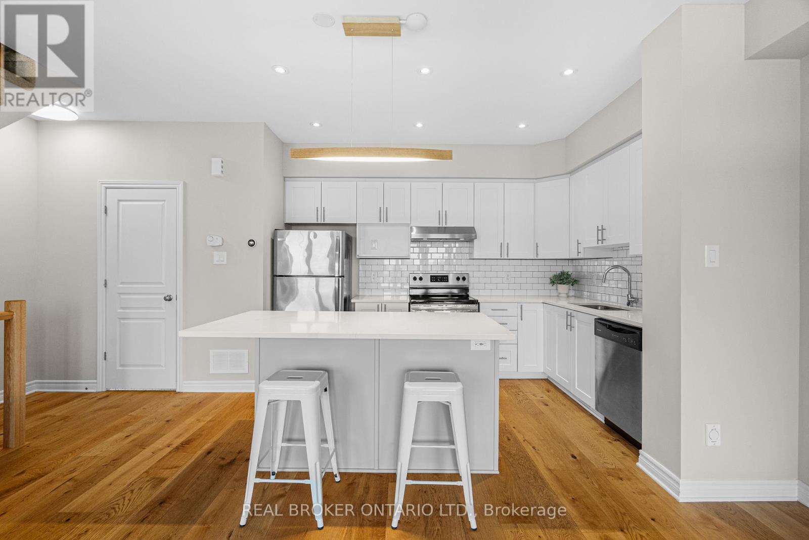 208 Poplin Street, Ottawa, Ontario  K4M 0E2 - Photo 12 - X12211737